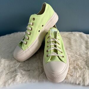 Converse Chuck Taylor All Star Lift Low Top Platform Sneakers